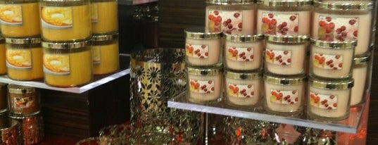 Bath & Body Works is one of Eveさんのお気に入りスポット.