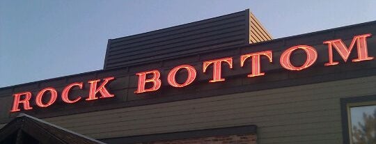 Rock Bottom Restaurant & Brewery is one of Kerry'in Beğendiği Mekanlar.