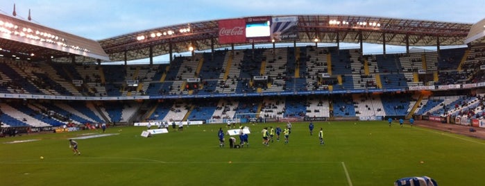 Estadio de Riazor is one of Coruña en un dia.