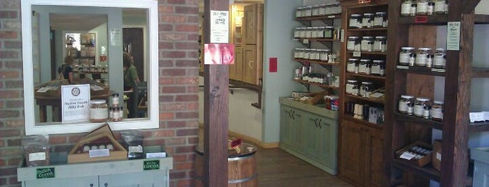 Savory Spice Shop is one of Gespeicherte Orte von Andrew.