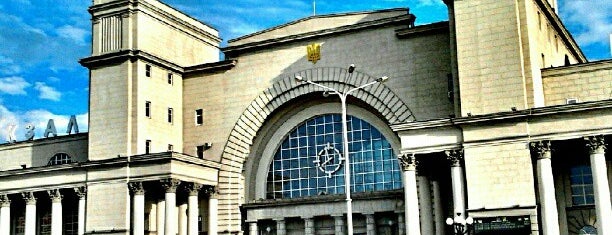 Dnipro Main Railway Station is one of Прогулятись Дніпром.
