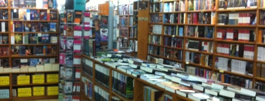 Librería Gigamesh is one of Triangulo friki Barcelona.