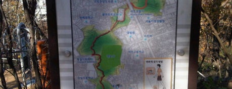 Seoripul Park is one of SEOUL 반포+방배.