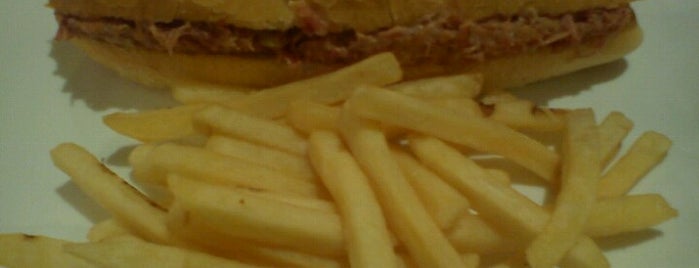 Hamburgueria Armazém is one of Favorite Food.