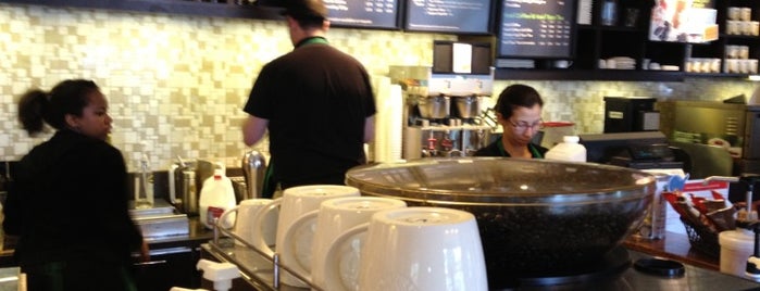 Starbucks is one of สถานที่ที่ Jill ถูกใจ.