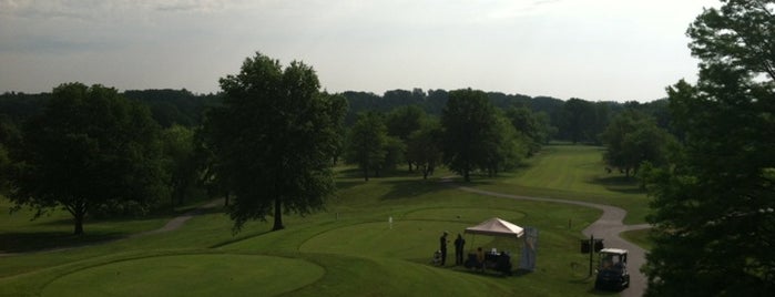 Oak Meadow Golf Course is one of Lugares favoritos de Cory.