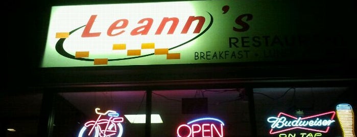 Leann's 24 Hour Cafe is one of Tempat yang Disukai Nathan.