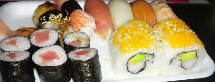 Bonsai Sushi is one of Lugares favoritos de Layjoas.