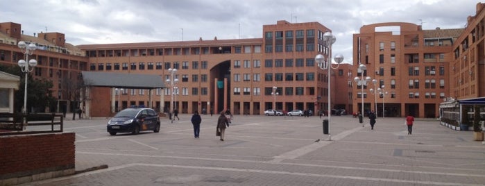 Plaza de la Remonta is one of Locais curtidos por Vanessa.