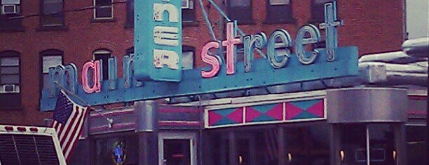 Main Street Diner is one of Locais curtidos por Danyel.