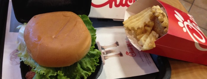 Chick-fil-A is one of Mandyさんのお気に入りスポット.
