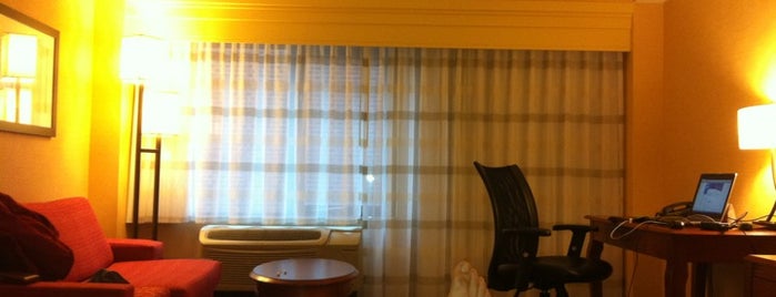 Courtyard by Marriott Boston Brookline is one of Brettさんのお気に入りスポット.