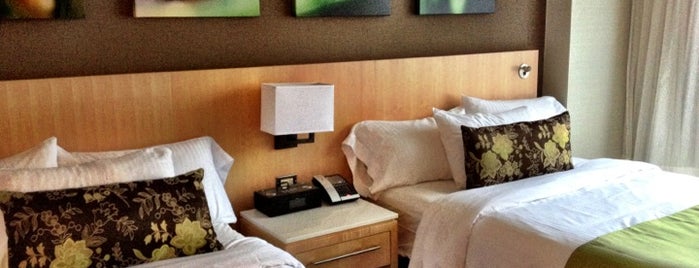 Delta Hotels by Marriott Ottawa City Centre is one of Virgi : понравившиеся места.