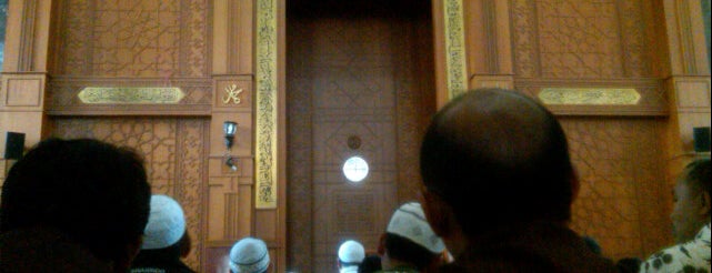 Masjid Baitul Kamal is one of 21.16 masjid.