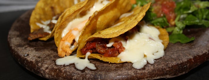 Cholo's is one of Mexicana comida.