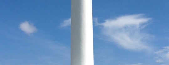 Cape Zanpa Lighthouse is one of Okinawa family travel 2007.