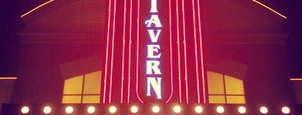 Movie Tavern is one of Tempat yang Disukai Steve.