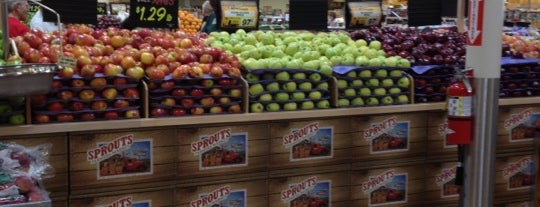Sprouts Farmers Market is one of Cindy’s Liked Places.