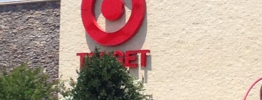 Target is one of สถานที่ที่ Justin ถูกใจ.
