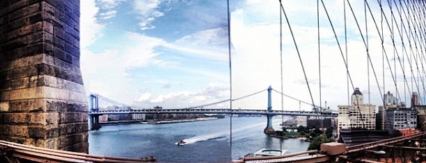 Brooklyn Köprüsü is one of America's Top Free Attractions.