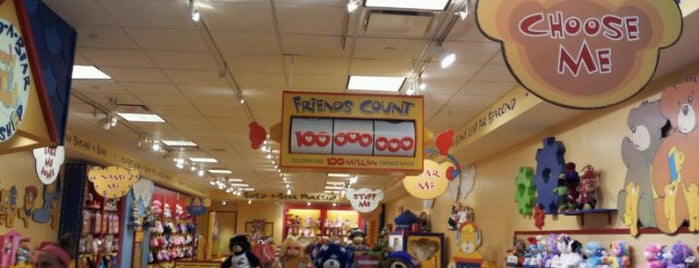 Build-A-Bear Workshop is one of Locais curtidos por Phillip.