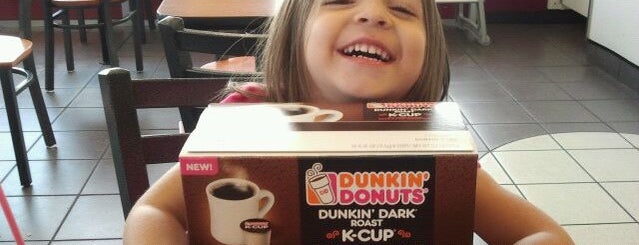 Dunkin' is one of Locais curtidos por Noelia.