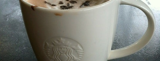 Starbucks is one of Mさんのお気に入りスポット.
