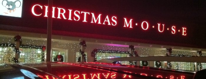 Christmas Mouse is one of สถานที่ที่ Tad ถูกใจ.