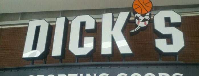 DICK'S Sporting Goods is one of Orte, die LoneStar gefallen.