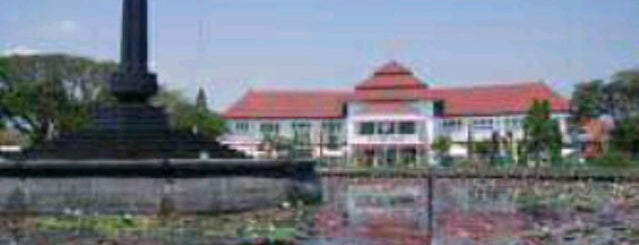 Taman Tugu Balai Kota Malang is one of ouT-d0oRz.......