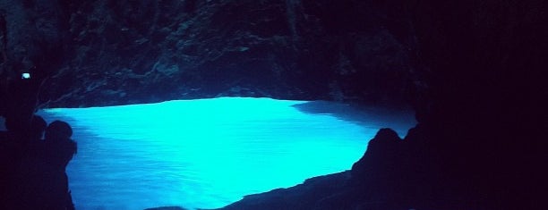 Modra špilja | Blue Cave is one of Gespeicherte Orte von Yaron.