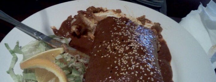 Lola's Mexican Cuisine is one of Locais salvos de Ben.