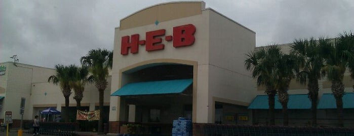 H-E-B is one of Orte, die Dianey gefallen.