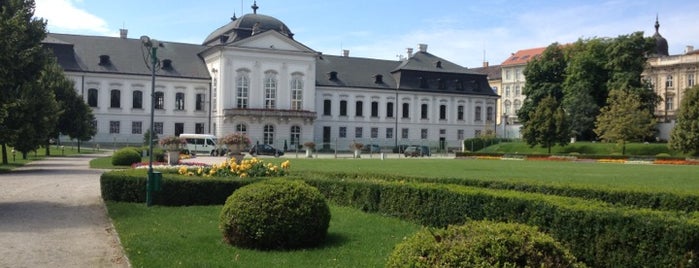Grassalkovichova – Prezidentská záhrada is one of Lugares favoritos de Carl.