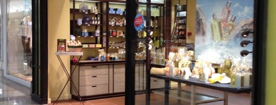 L'Occitane is one of Plaza Shopping Casa Forte.