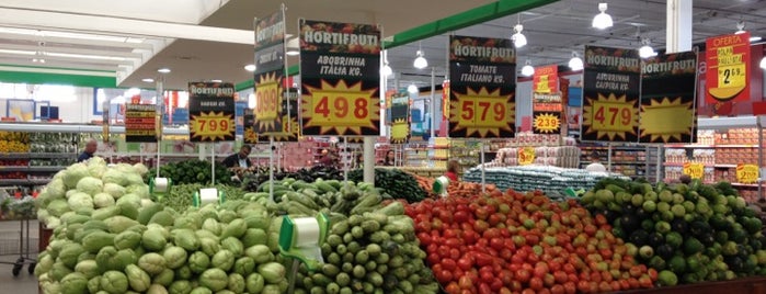 GoodBom Supermercados is one of Tempat yang Disukai Yusef.