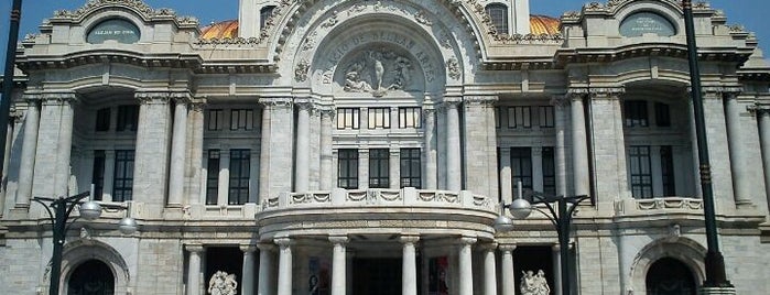 Palacio de Bellas Artes is one of Favorite Arts & Entertainment.