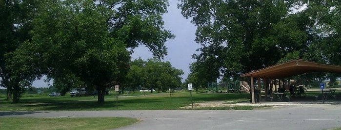 North Peach Park is one of Tempat yang Disukai Holly.