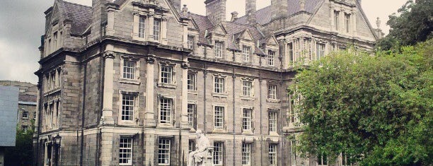Trinity College is one of Dublin.