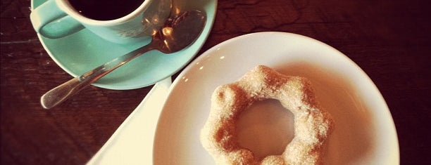49th Parallel & Lucky's Doughnuts is one of Vancouver.