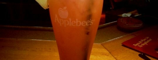 Applebee's Grill + Bar is one of Posti che sono piaciuti a Christina.