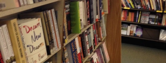 Dartmouth Bookstore is one of Ronald : понравившиеся места.