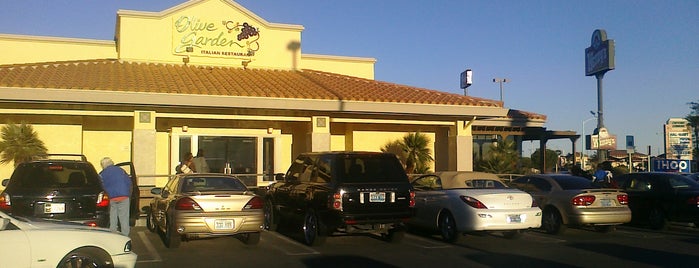 Olive Garden is one of Lugares guardados de Claudia.