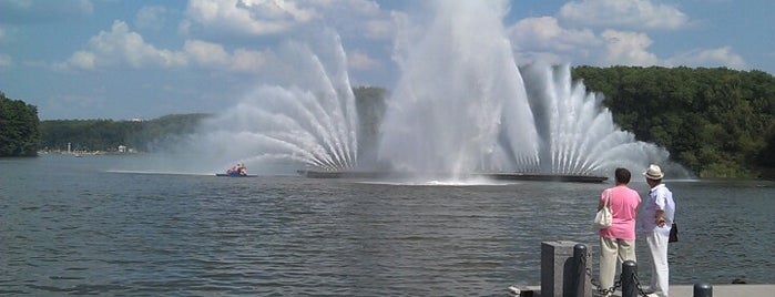 Парк Победы / Victory Park is one of Minsk.