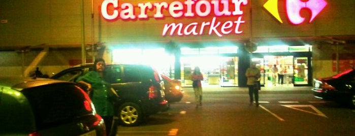 Carrefour Market is one of Centros comerciales.