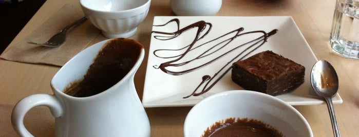 Juliette & Chocolat is one of Canada Places I want to go.