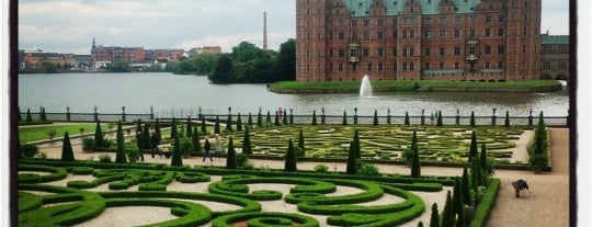 Frederiksborg Slot is one of Places to go before I die - Europe.