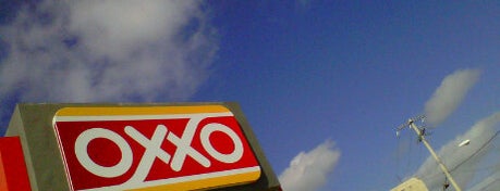 Oxxo is one of Locais curtidos por Tania.