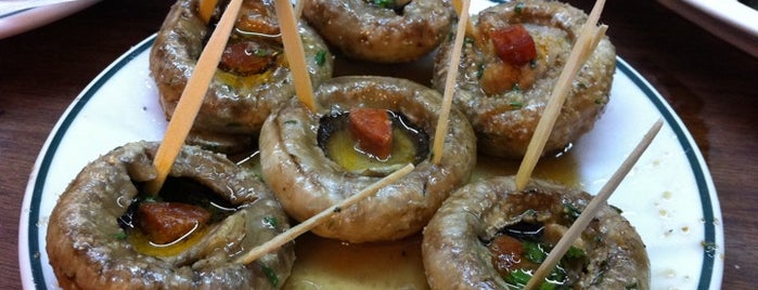Mesón del Champiñón is one of Tapeo.