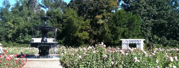 Bellingrath Gardens and Home is one of Lugares favoritos de Stephanie.